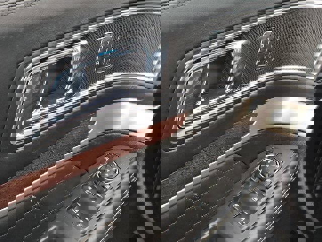 Used 2017 Ford Explorer Platinum image 19