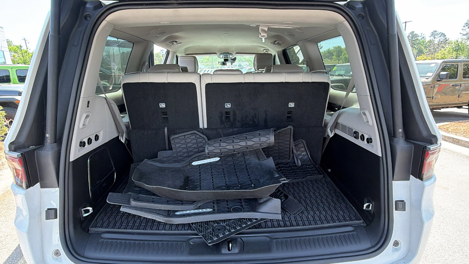Used 2024 Jeep Wagoneer 4WD image 13