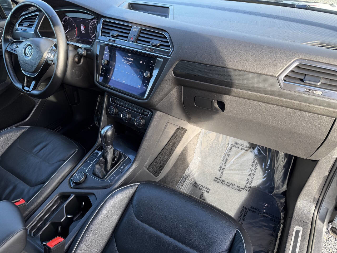 Used 2019 Volkswagen Tiguan SEL Premium w/ 3rd Row Seat Package image 38