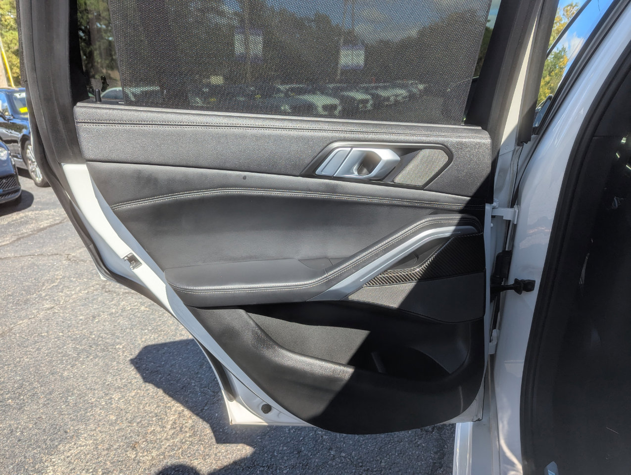 Used 2023 BMW X6 M50i w/ Executive Package image 40
