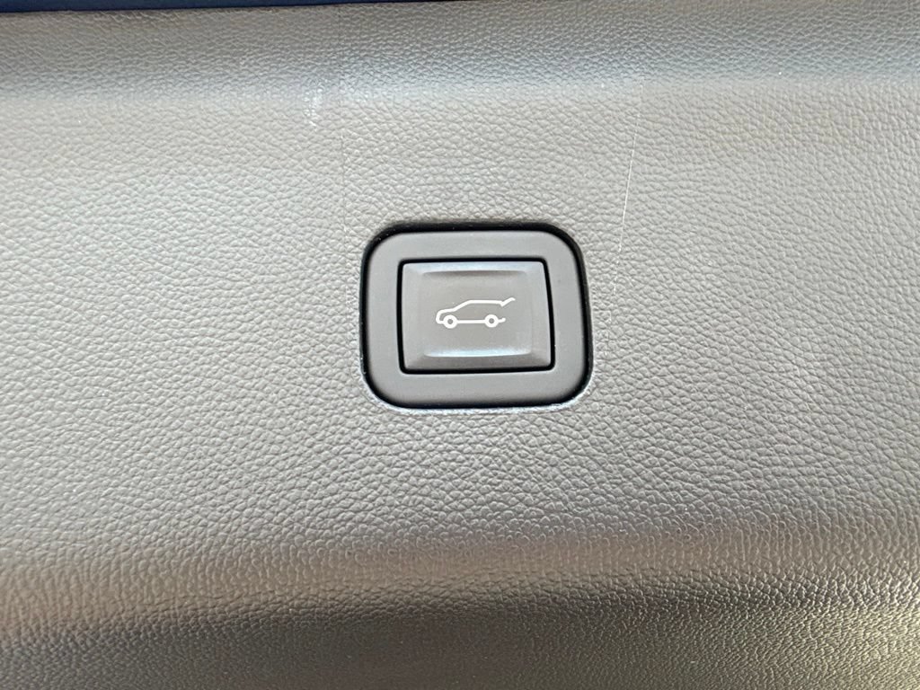 Used 2023 Buick Enclave Essence w/ Trailering Package, 5000 lbs. FWD image 9