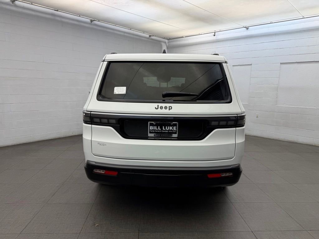 New 2026 Jeep Grand Wagoneer 2WD image 5