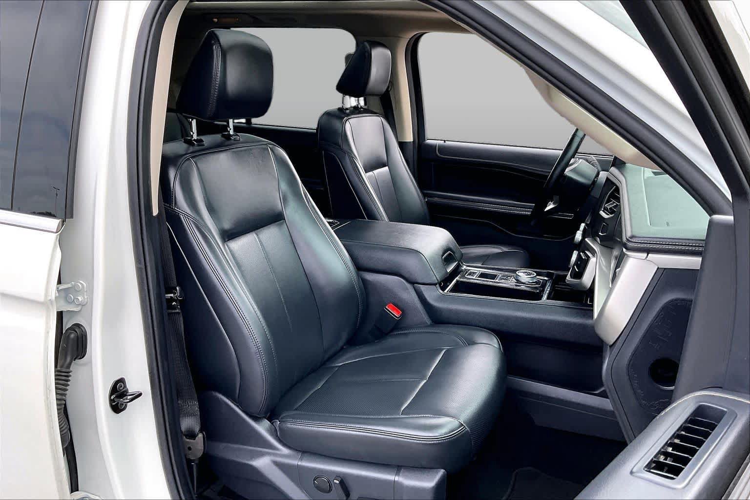 Certified 2024 Ford Expedition XLT RWD image 9