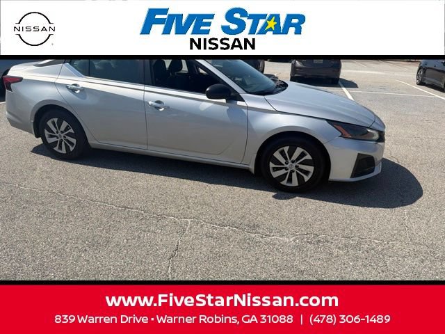 Used 2025 Nissan Altima 2.5 S FWD image 4