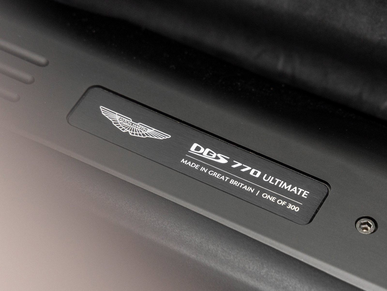 Used 2023 Aston Martin DBS Coupe image 39