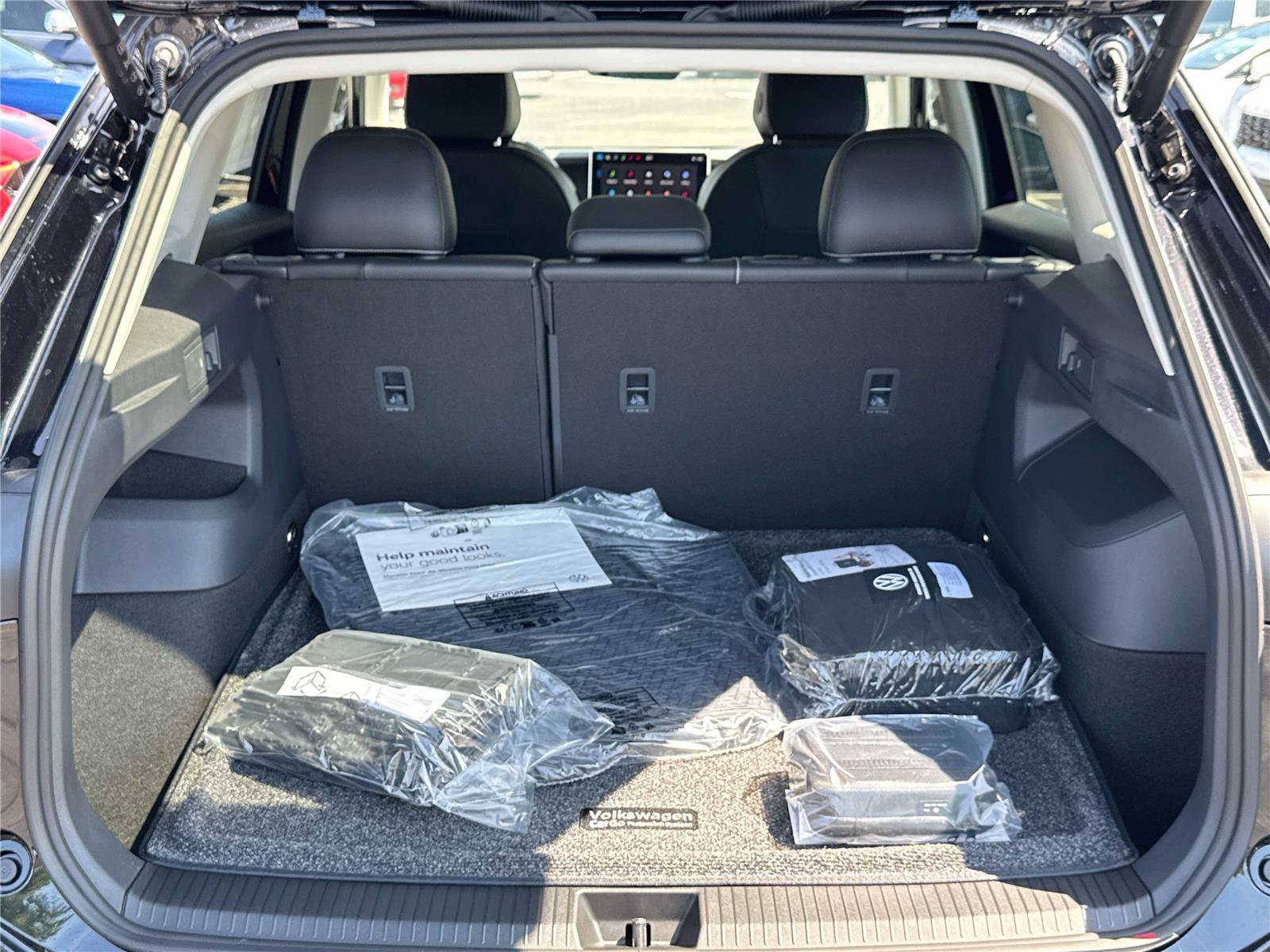 New 2026 Volkswagen Tiguan SE FWD image 26