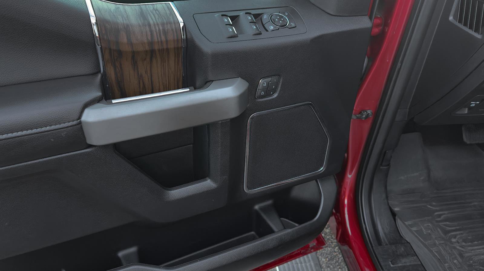 Used 2020 Ford F150 Lariat w/ Equipment Group 502A Luxury image 17