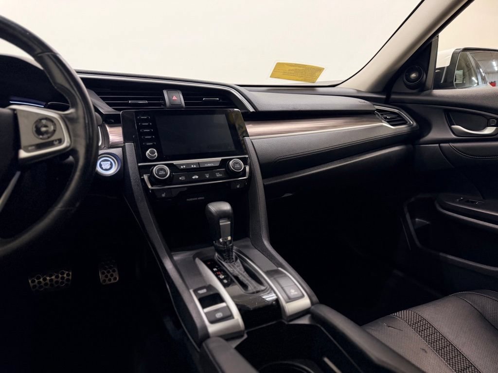 Used 2019 Honda Civic Touring image 15