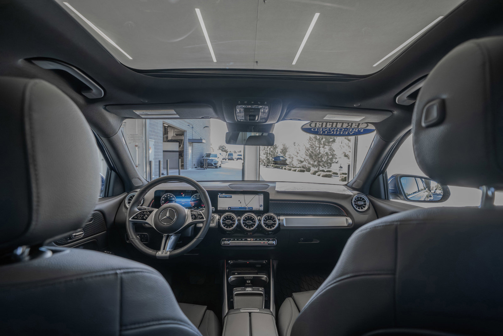 Used 2025 Mercedes-Benz GLB 250 4MATIC image 27