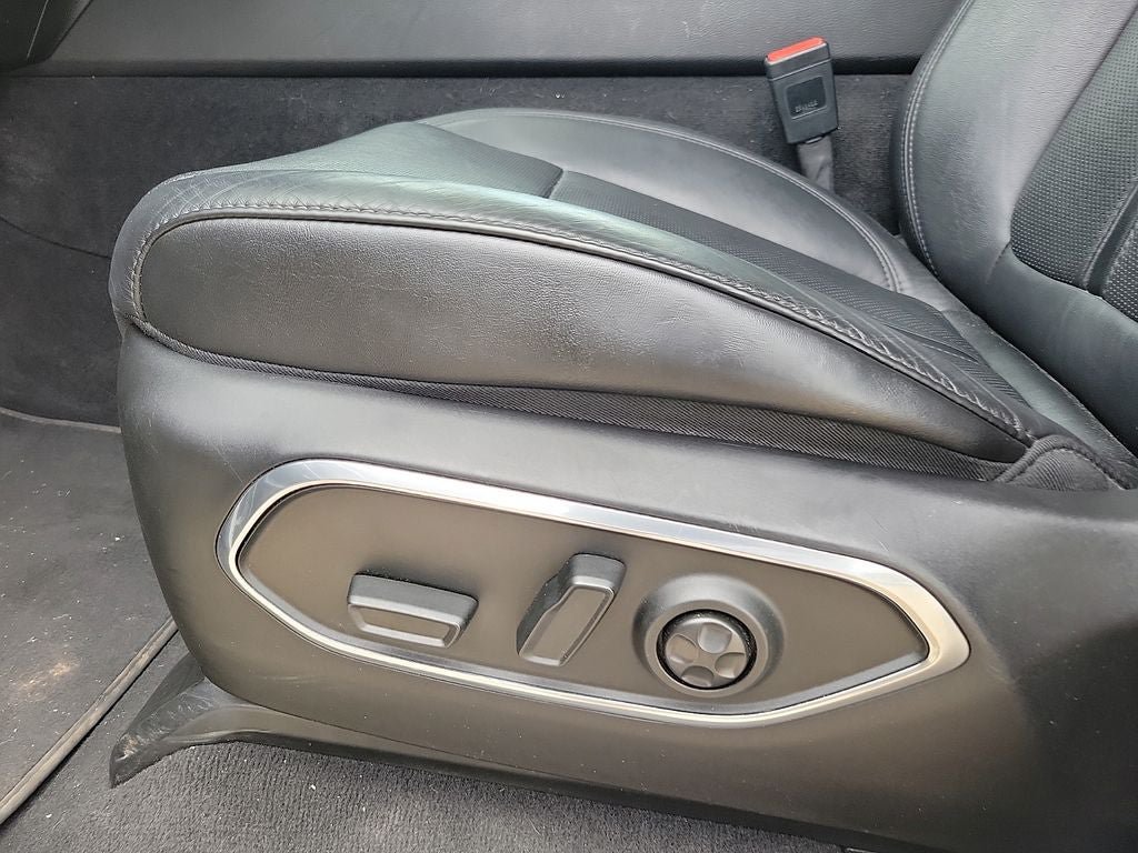 Used 2024 Jeep Wagoneer Series II w/ Flexible Seating Group RWD image 13