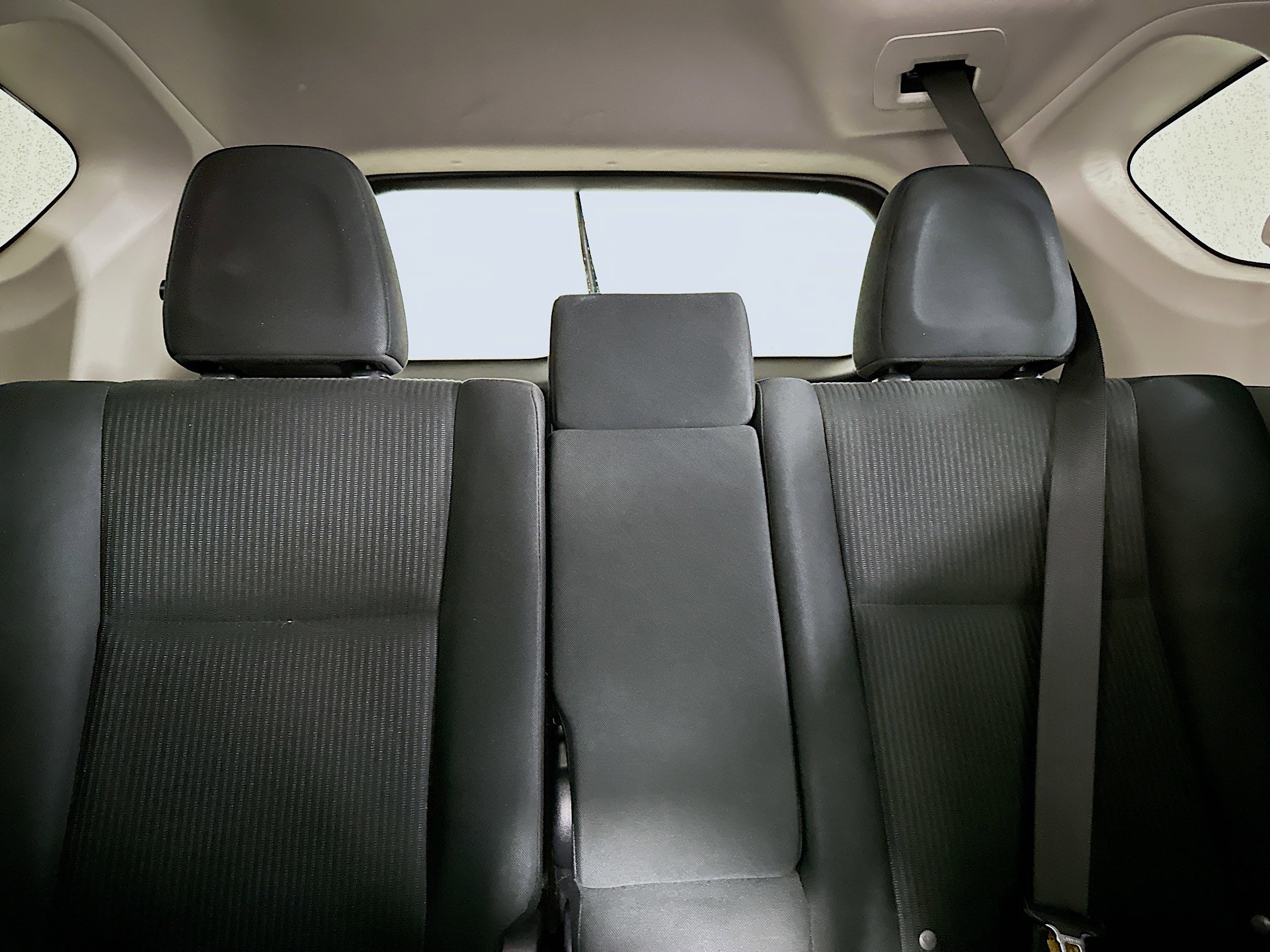Used 2018 Toyota RAV4 LE FWD image 29