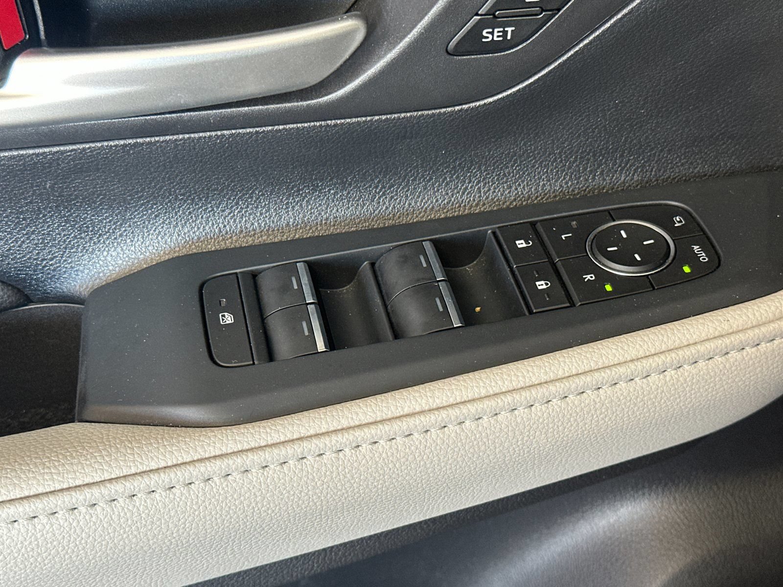 Used 2025 Toyota Grand Highlander AWD Hybrid image 12
