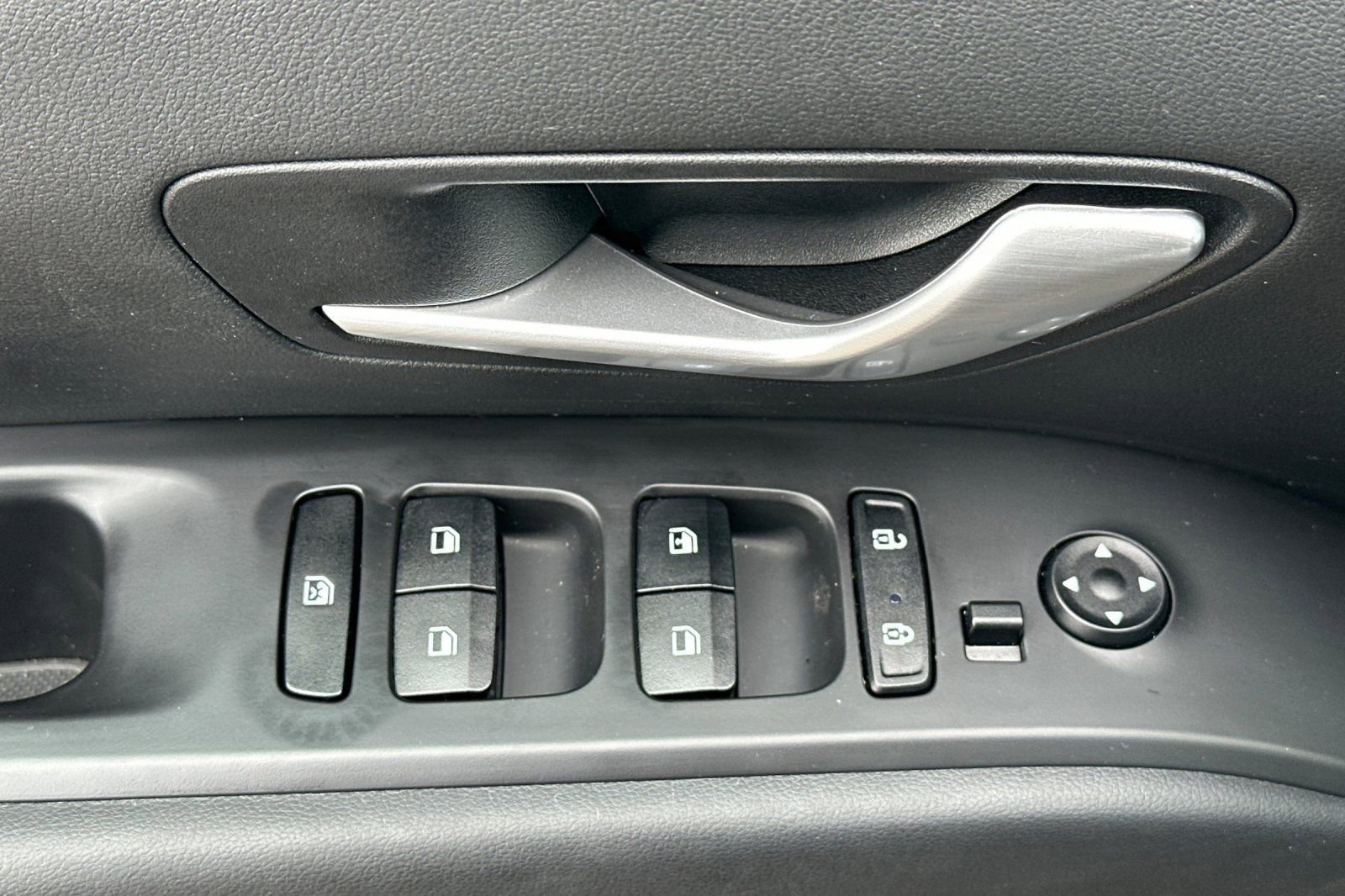 Used 2024 Hyundai Santa Cruz SE AWD/4WD image 11