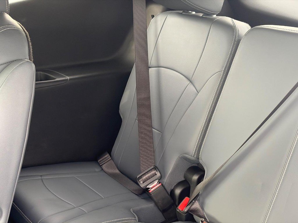 Used 2019 Buick Enclave Premium w/ Experience Buick Package FWD image 19