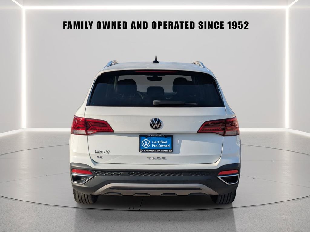 Certified 2023 Volkswagen Taos SE w/ Black Wheel Package FWD image 5