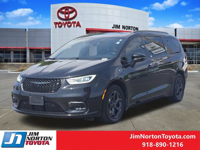 Used 2021 Chrysler Pacifica Limited w/ Premium & Safety Sphere Group FWD image 4