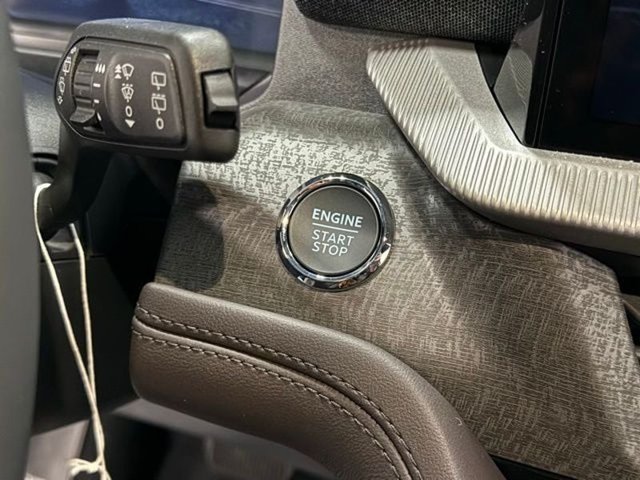 Used 2026 Ford Explorer Platinum RWD image 16