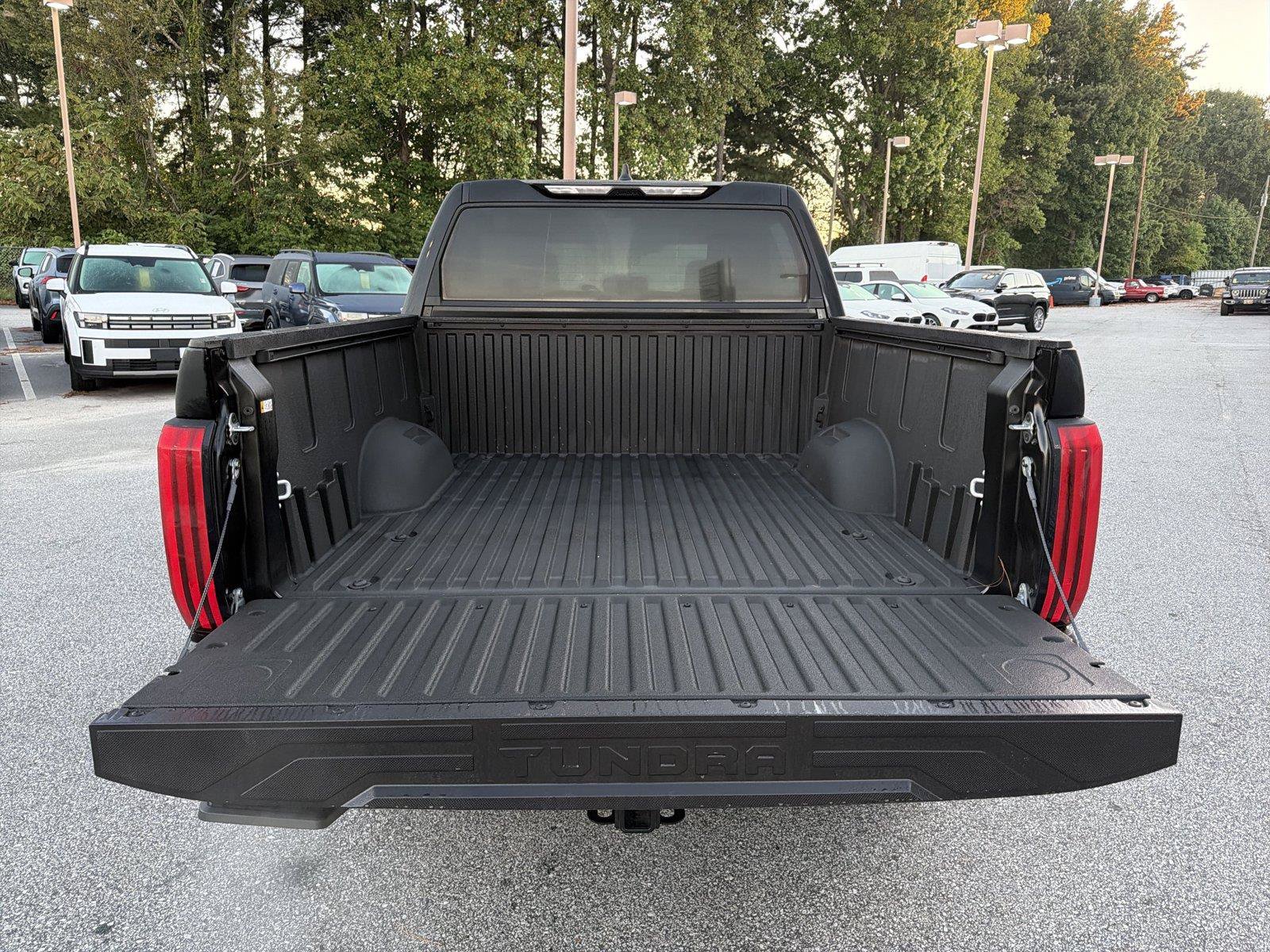 Used 2025 Toyota Tundra Limited AWD/4WD image 17