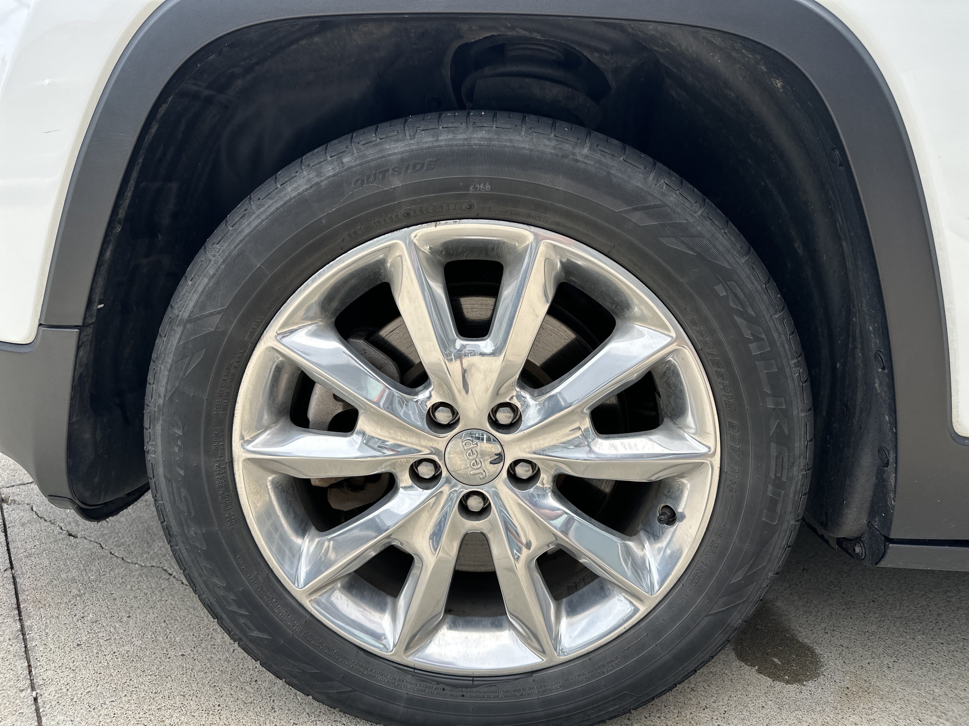 Used 2017 Jeep Cherokee Limited w/ Luxury Group FWD image 21