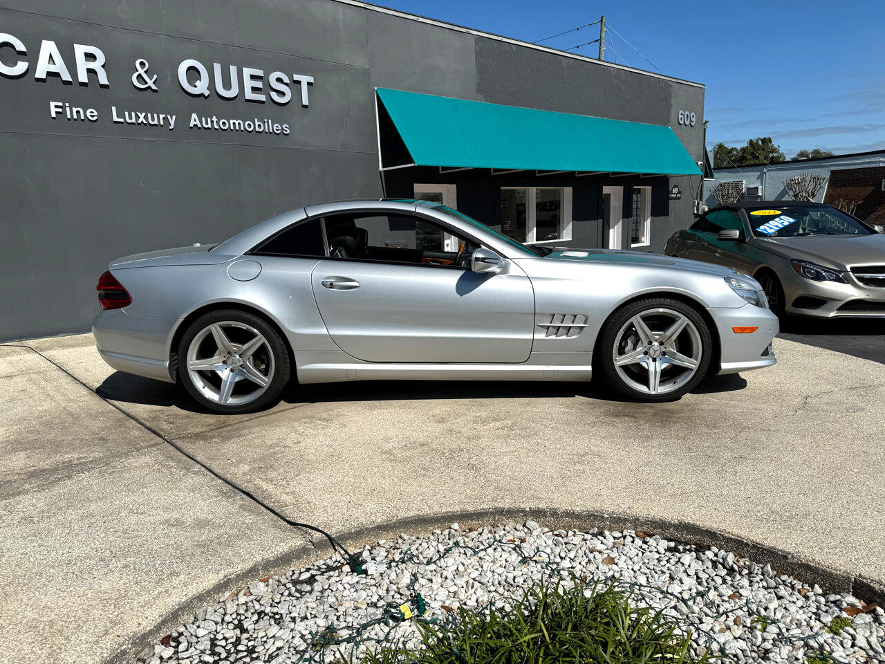 Used 2009 Mercedes-Benz SL 550 image 3