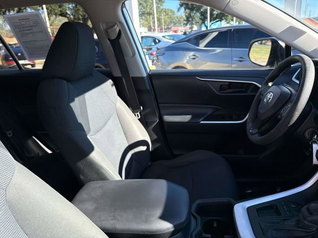 Used 2022 Toyota RAV4 LE image 14