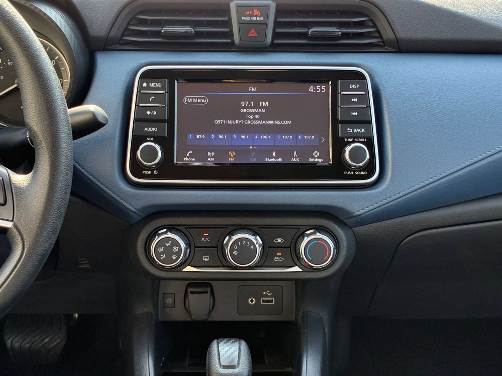 Used 2025 Nissan Versa SV FWD image 16