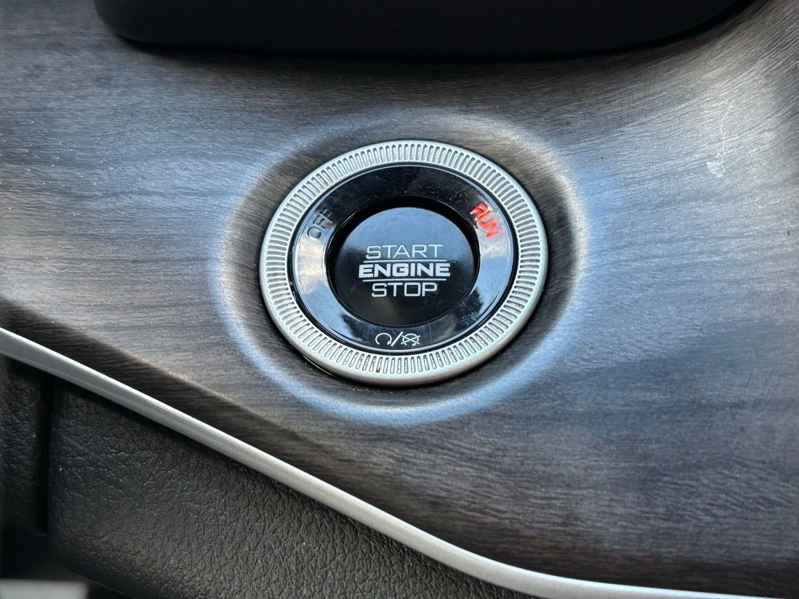 Used 2024 Jeep Grand Cherokee Limited image 23