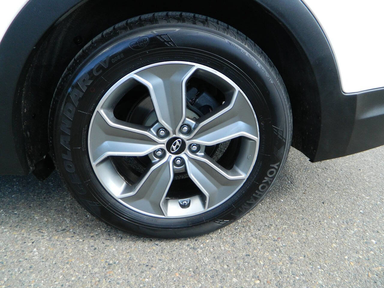 Used 2016 Hyundai Santa Fe SE image 25