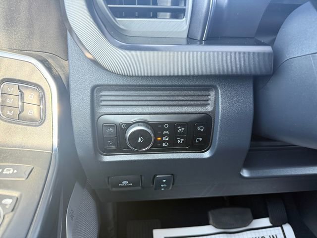 Used 2025 Ford F350 Platinum image 18