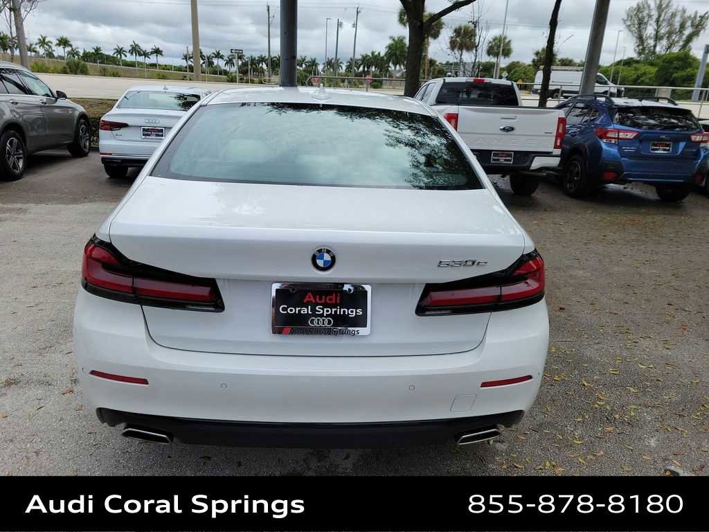 Used 2021 BMW 530e w/ Premium Package image 7