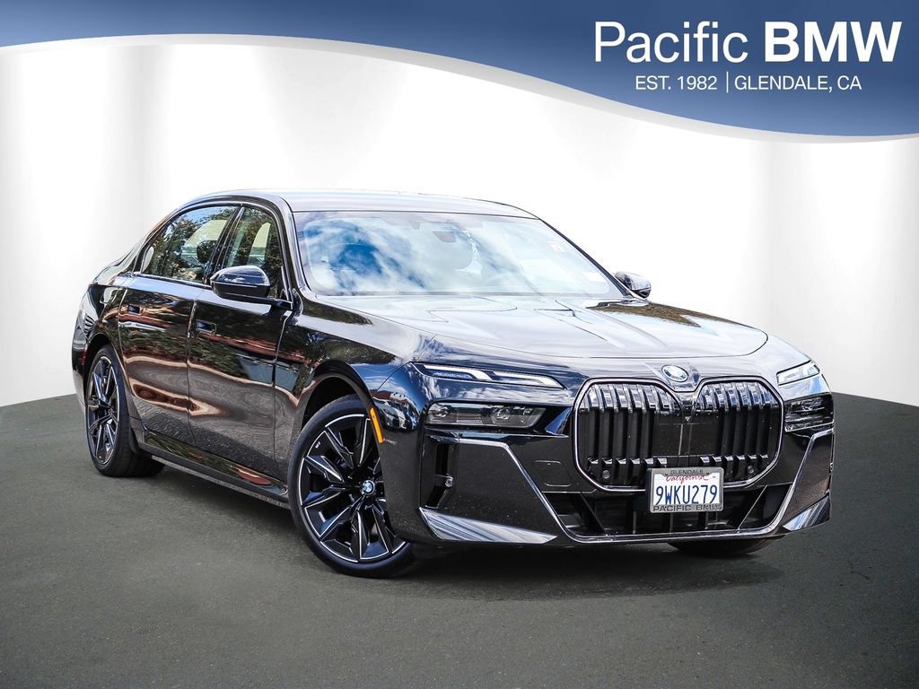 Used 2026 BMW 750e xDrive AWD/4WD image 1
