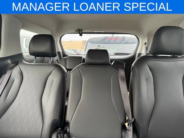 New 2025 Kia Carnival LXS image 32