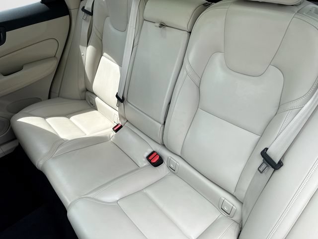 Certified 2026 Volvo XC60 B5 Ultra AWD/4WD image 28