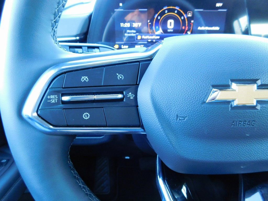 New 2025 Chevrolet Suburban High Country image 40