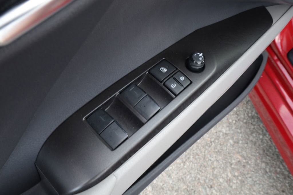 Used 2024 Toyota Camry SE w/ Convenience Package image 29