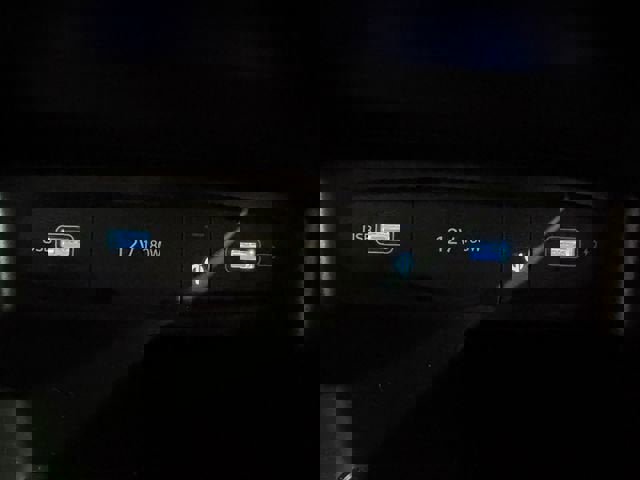 Used 2023 Hyundai Santa Cruz SEL Premium w/ Cargo Package image 17