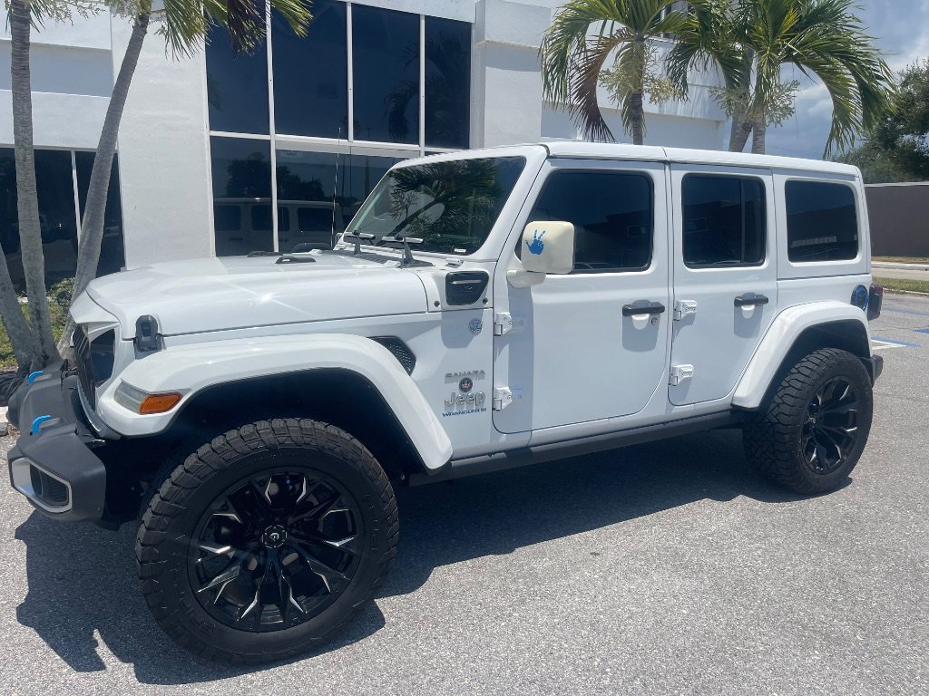 Used 2023 Jeep Wrangler Unlimited Sahara AWD/4WD image 37