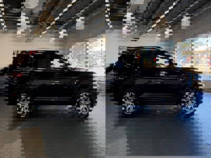 Used 2021 Volkswagen Atlas SE image 12