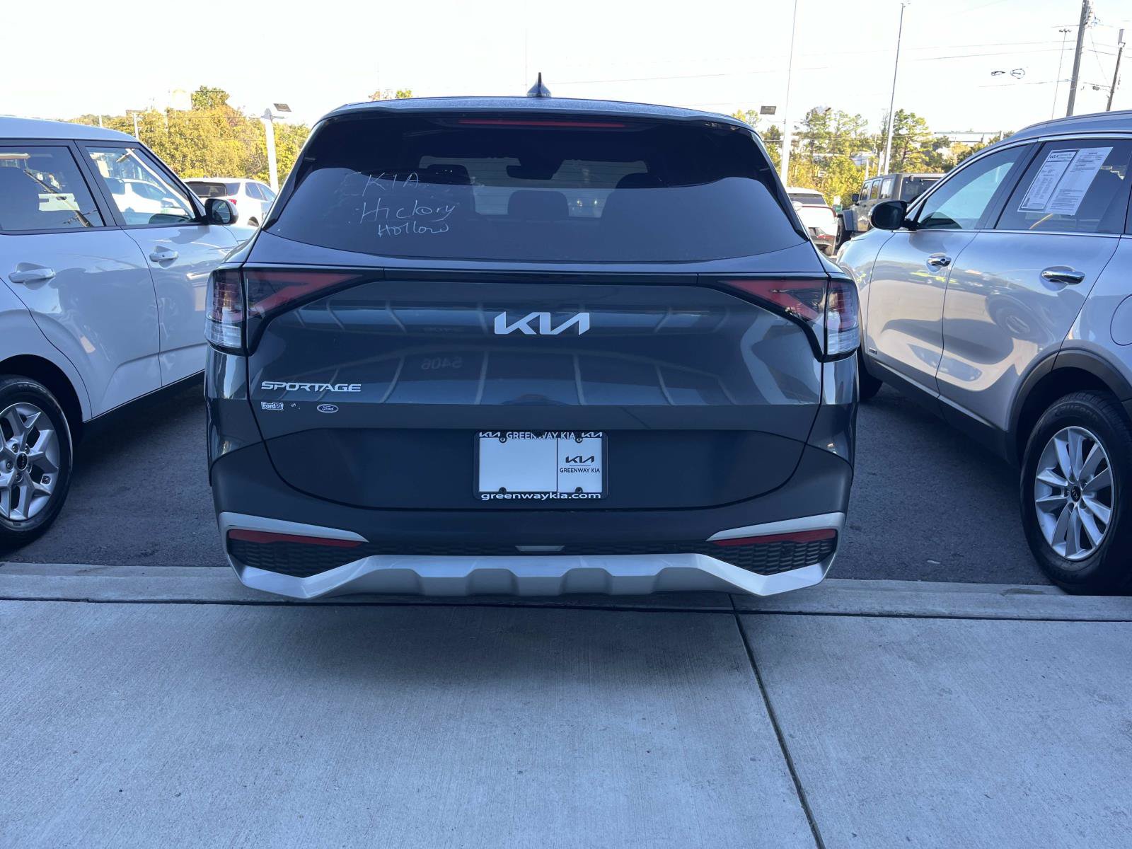 Used 2023 Kia Sportage EX FWD image 3