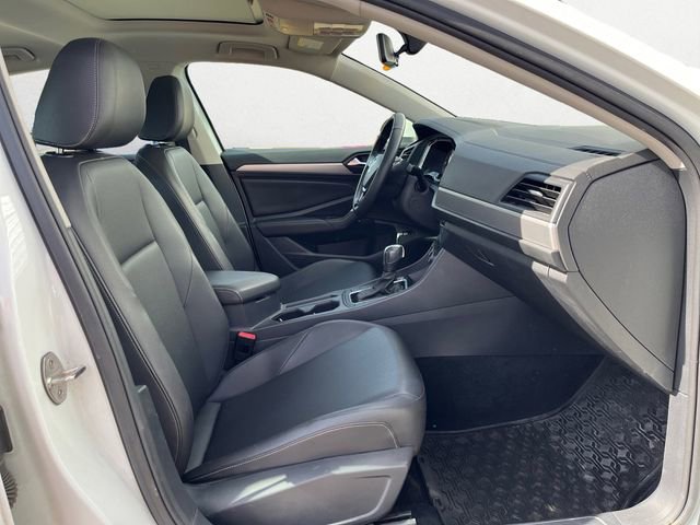 Used 2020 Volkswagen Jetta SE w/ SE Cold Weather Package image 18