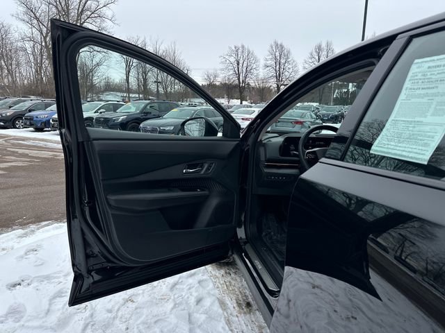 Used 2024 Nissan Ariya AWD image 11