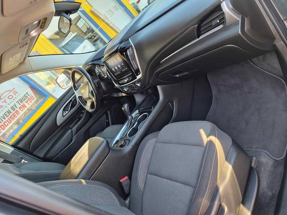 Used 2020 Chevrolet Traverse LT FWD image 15