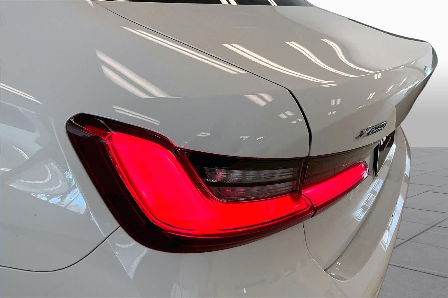 Used 2020 BMW 330i xDrive Sedan w/ Convenience Package AWD/4WD image 26