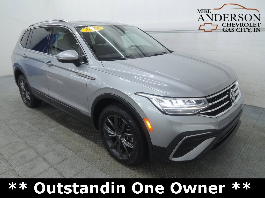 Used 2022 Volkswagen Tiguan SE image 1