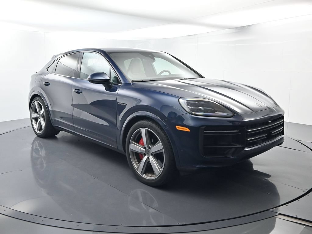 Certified 2025 Porsche Cayenne Turbo AWD/4WD image 17