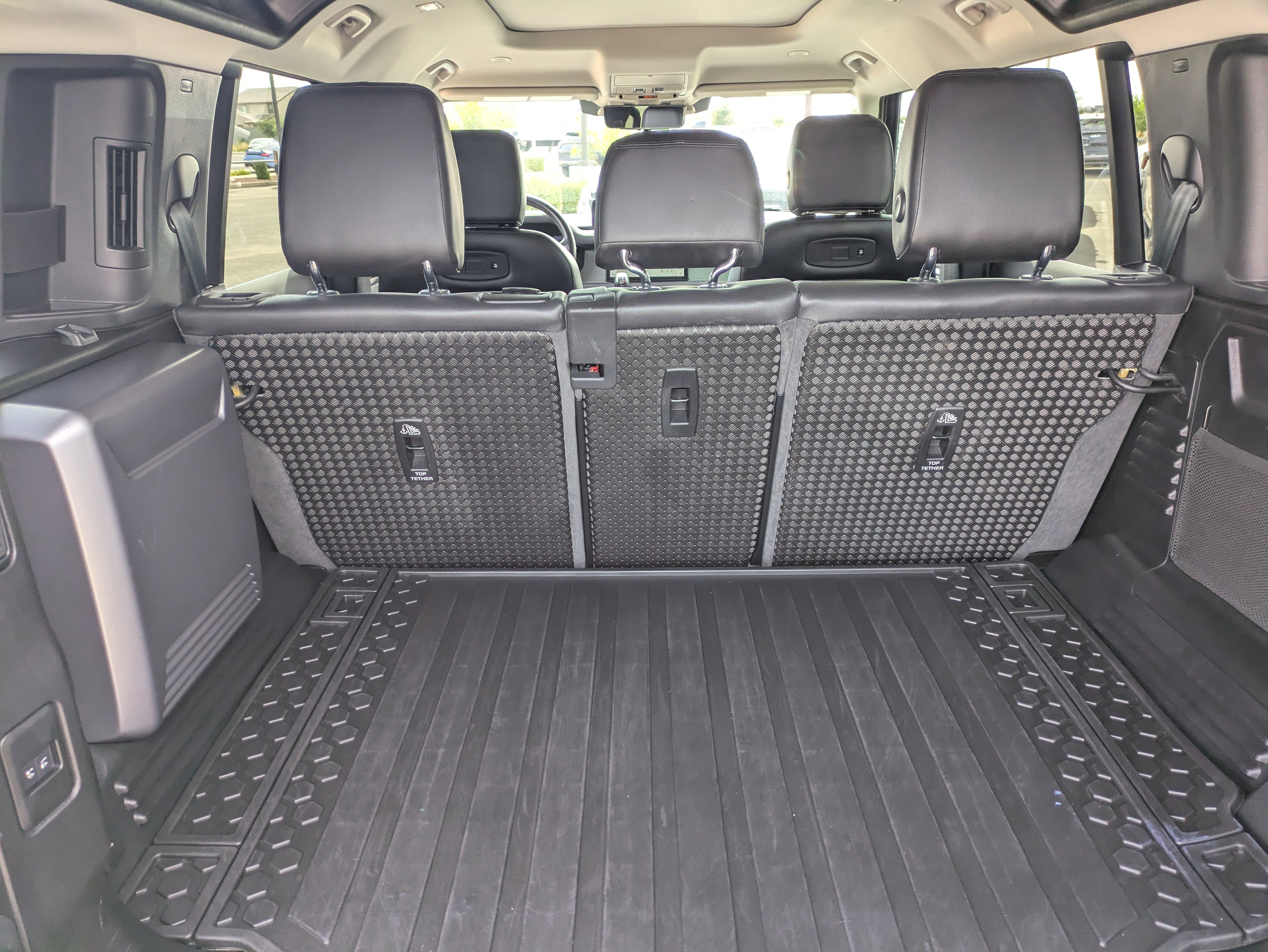 Used 2020 Land Rover Defender 110 SE image 10