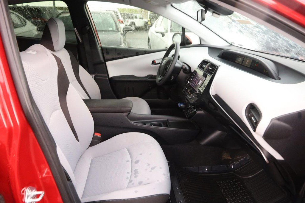 Used 2021 Toyota Prius LE FWD image 25