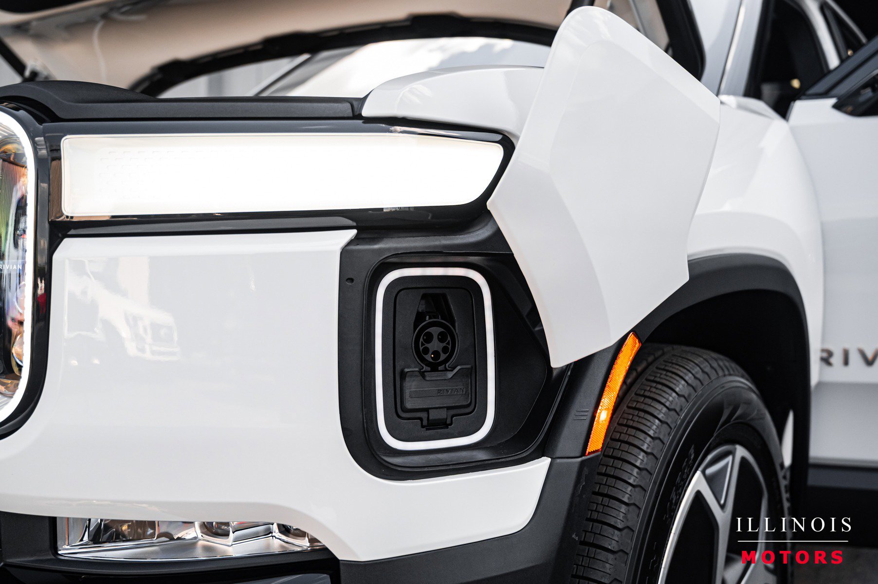 Used 2022 Rivian R1T Adventure image 44
