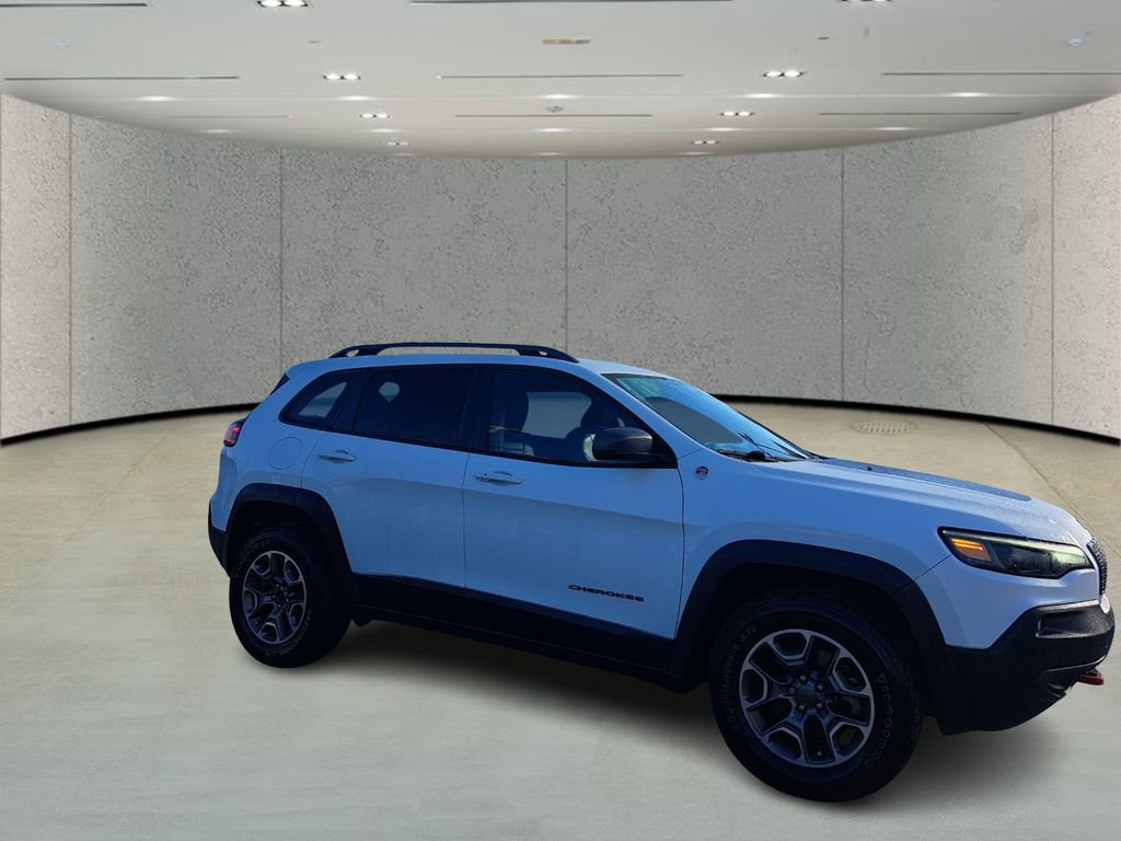 Used 2021 Jeep Cherokee Trailhawk image 3