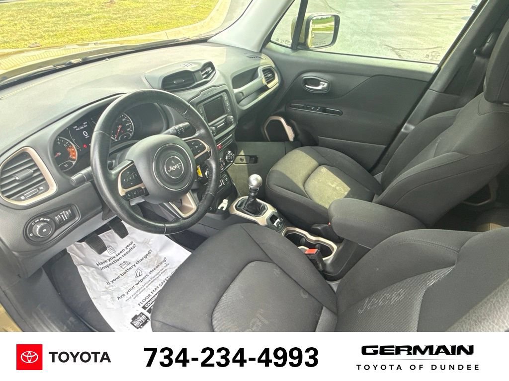 Used 2015 Jeep Renegade Latitude AWD/4WD image 12